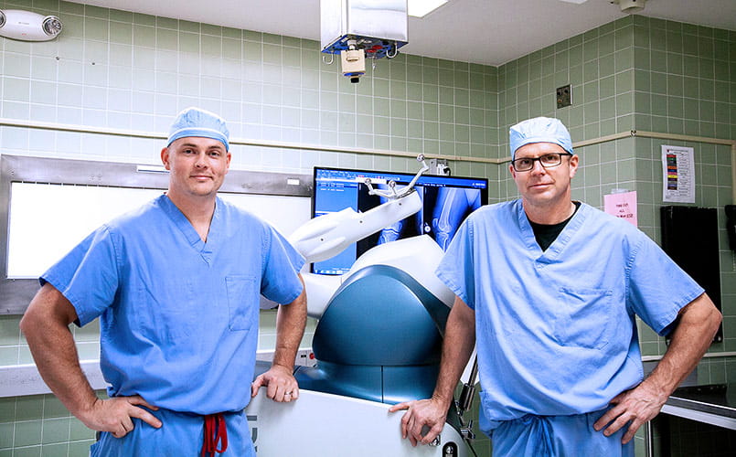Drs. Zanotti and Stanfield with the Mako Robotic-Arm