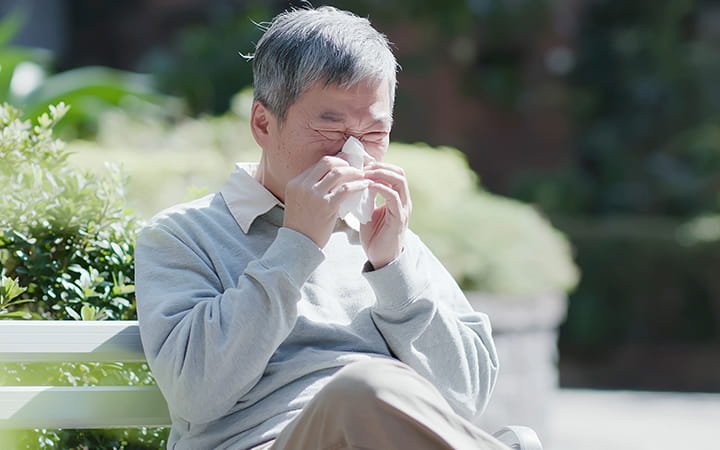 Best Tips to Survive the Fall Ragweed Allergy Season | University Hospitals