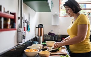 A Safe Guide to Eating in a Calorie Deficit