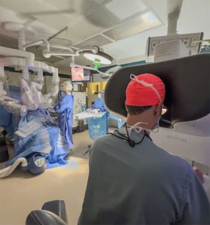 Robotic thoracic surgical resection in Mather OR.