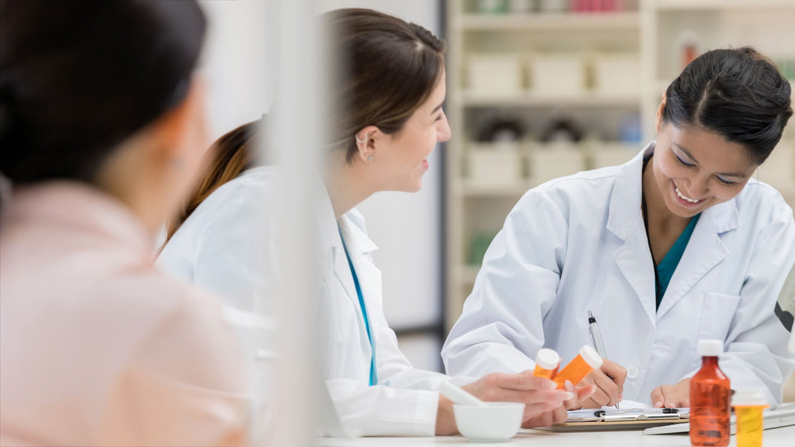 pharmacist training students