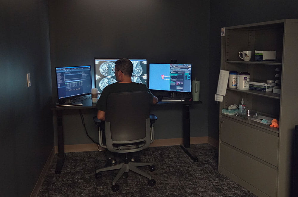 Ahuja Breast Center reading room