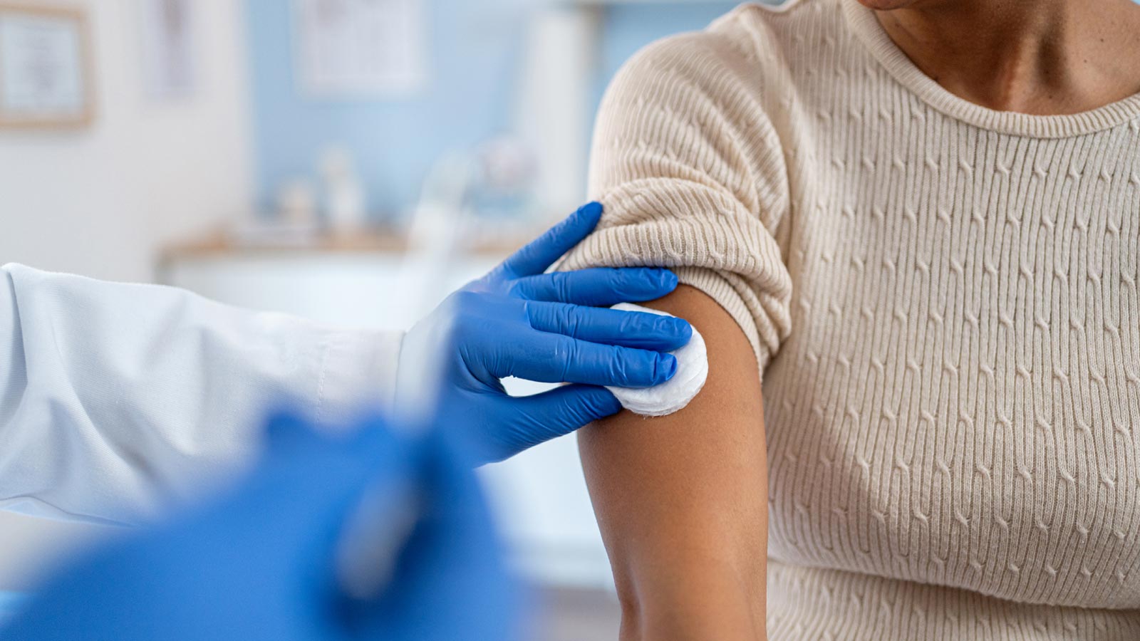 patient getting vaccinated