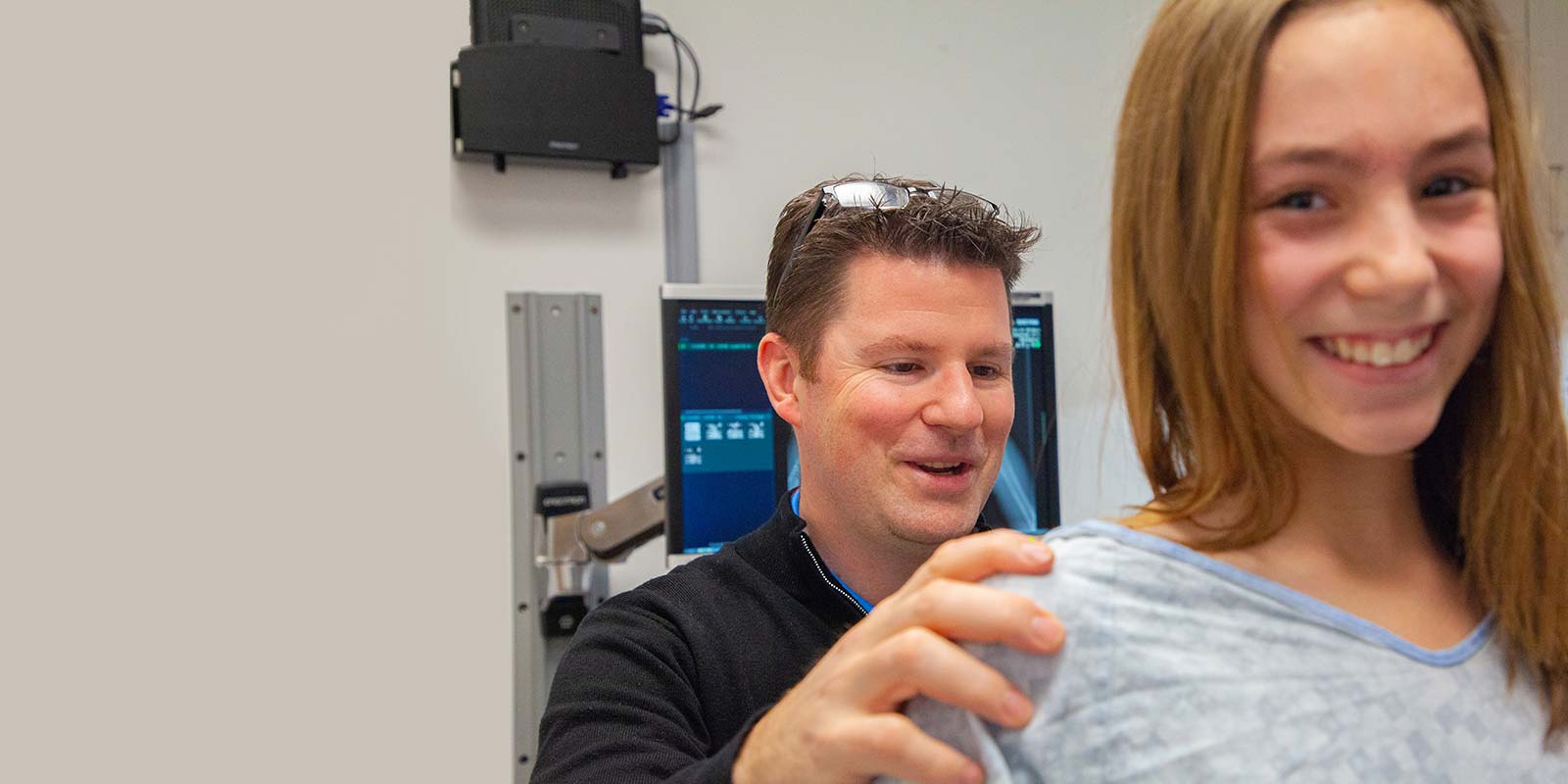 Dr. Glotzbecker with Scolliosis Patient