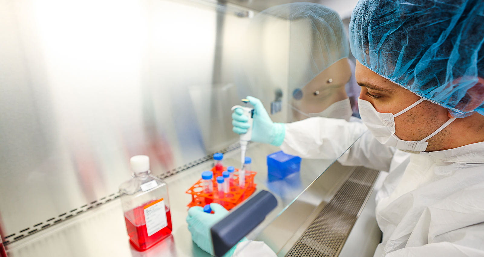 A researcher at the UH Wesley Center for Immunotherapy