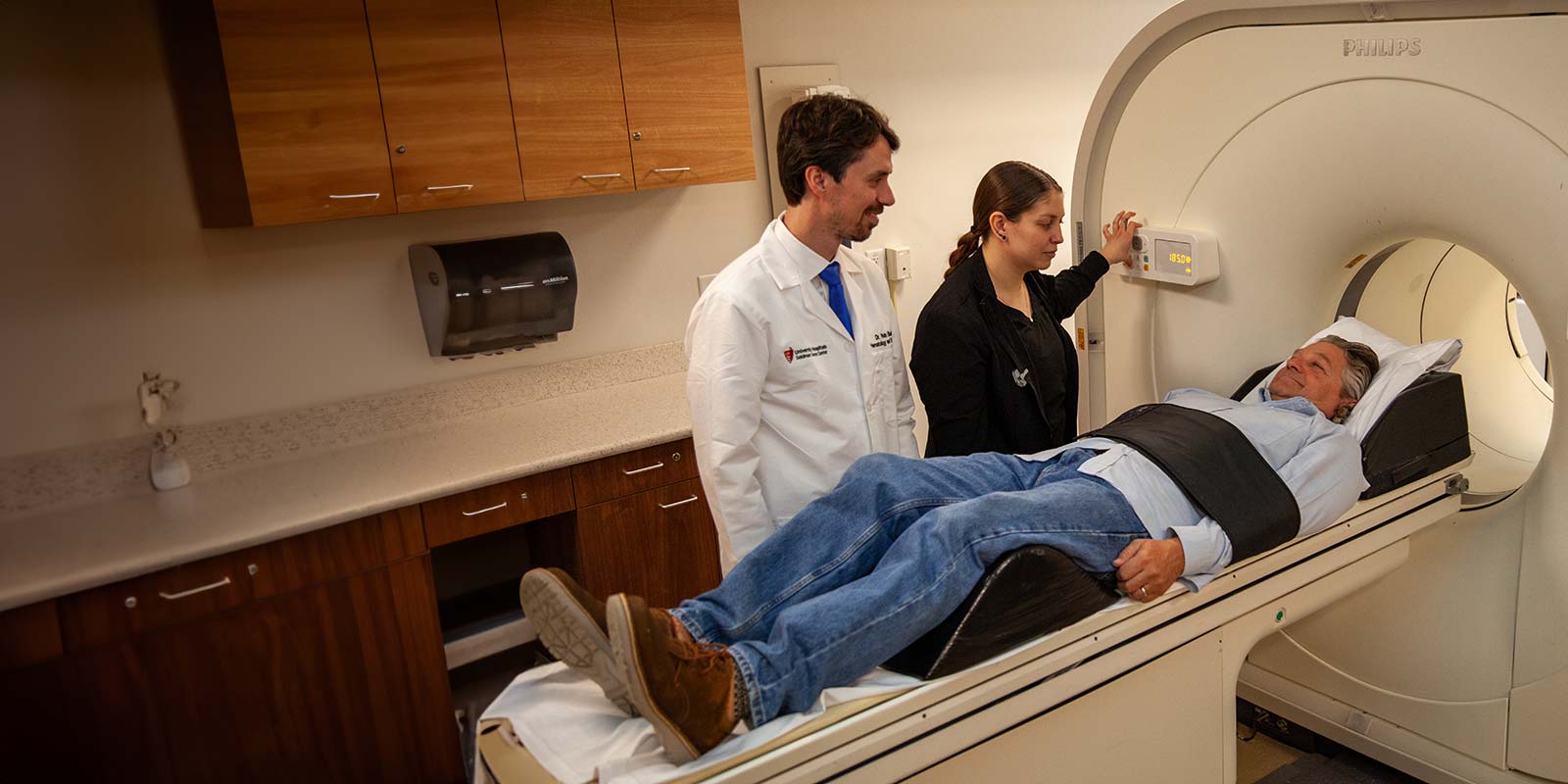 Pedro Barata, MD performs the PET scan on a patient at UH Seidman Cancer Center