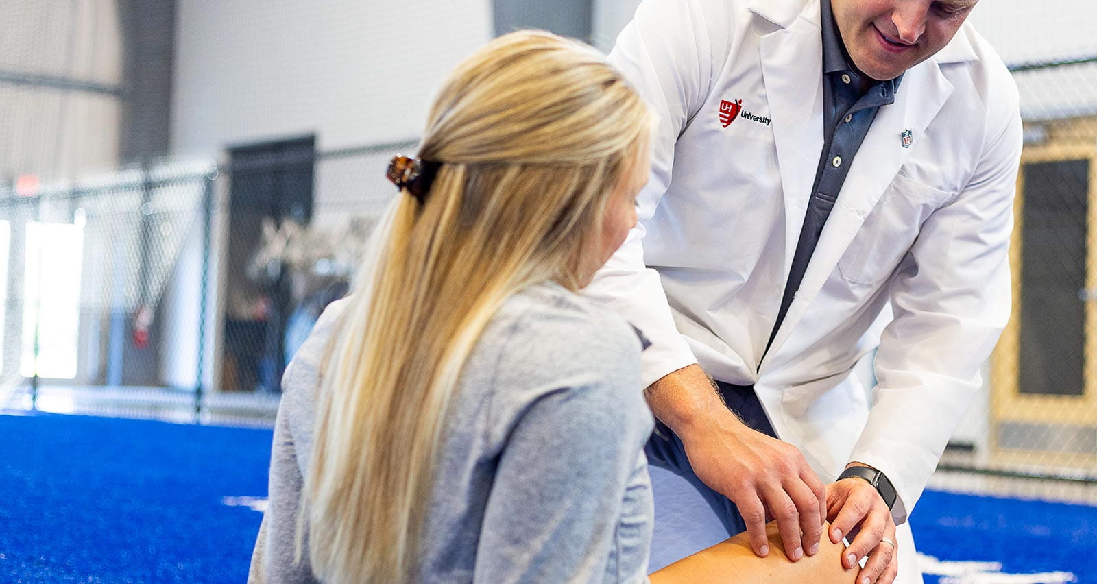 Yianni Apostolakos, MD, MPH treats a young female orthopedics patient at UH Drusinsky Sports Medicine Institute